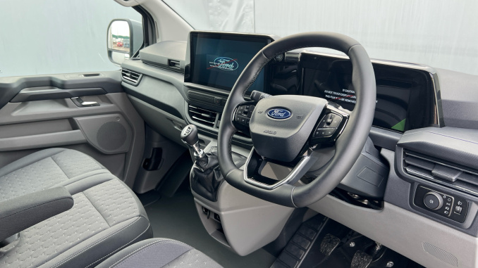 Ford Transit Custom 280 L2 Diesel Fwd 2.0 EcoBlue 136ps H1 Van Limited - Image 11
